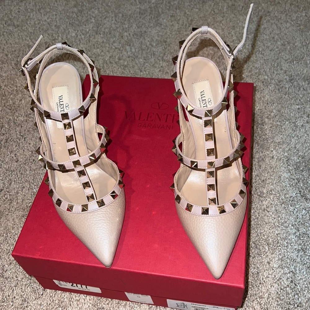 Authentic Valentino heels size 7